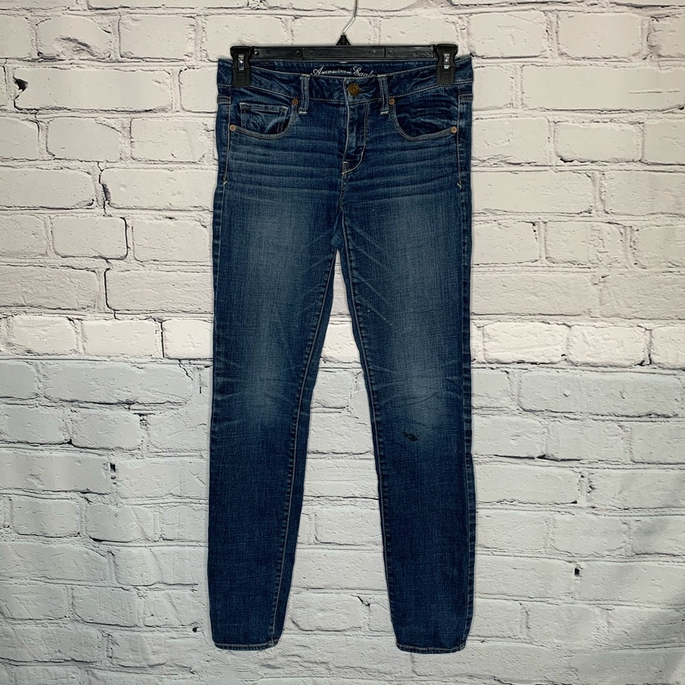 American Eagle Skinny Jeans (some paint) - size 6